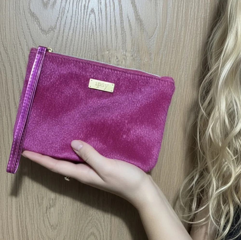 Ipsy Glam Bag December 2016 Carpe P.M. Pink Fuzzy Cosmetic Makeup Bag